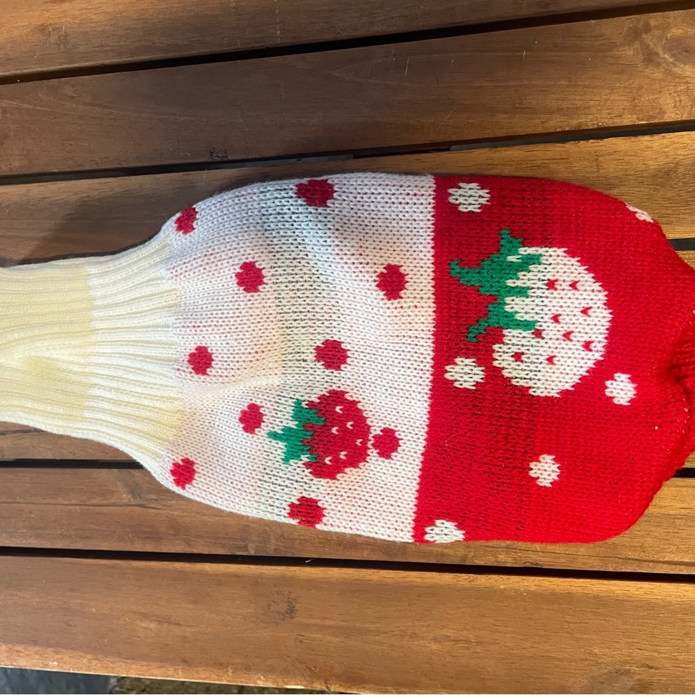 Happy and Polly Strawberry Heart Warm Vest for Cats and Dogs - Picture 1 of 3